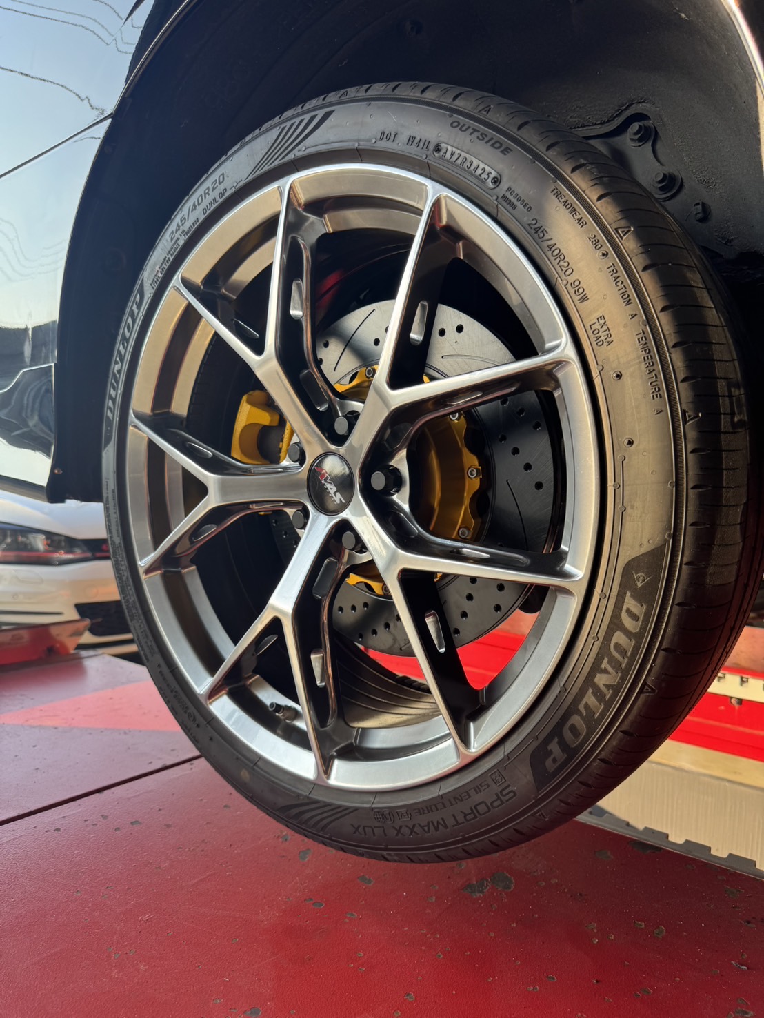 Big Brake Kit Upgrade Case: TOYOTA Alphard (AH30)