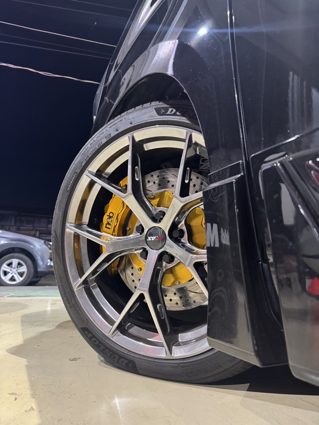 Big Brake Kit Upgrade Case: TOYOTA Alphard (AH30)